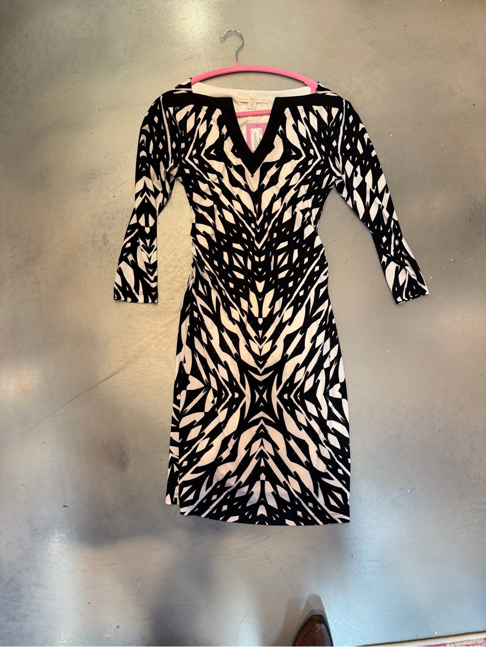 Boston Proper Black and White V-Neck Patterned Dress